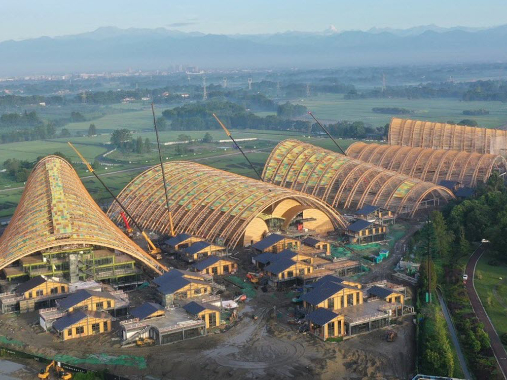 Tianfu Agricultural Expo v Číně při výstavbě (© StructureCraft)