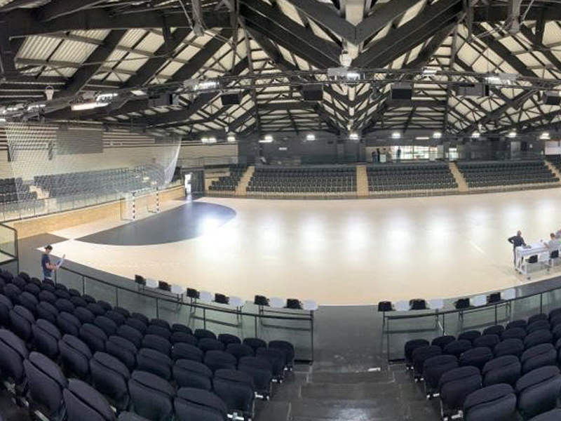 Přestavba starého kluziště Haras v ANGERS (© LCA Construction Bois)