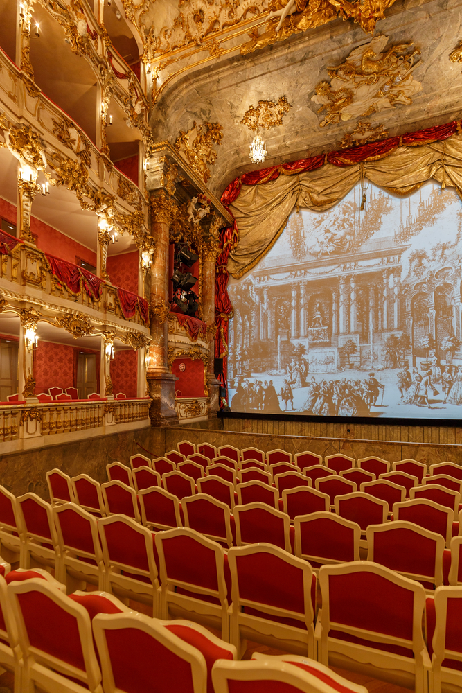 Rokokový návrh interiéru rezidenčního divadla v Mnichově