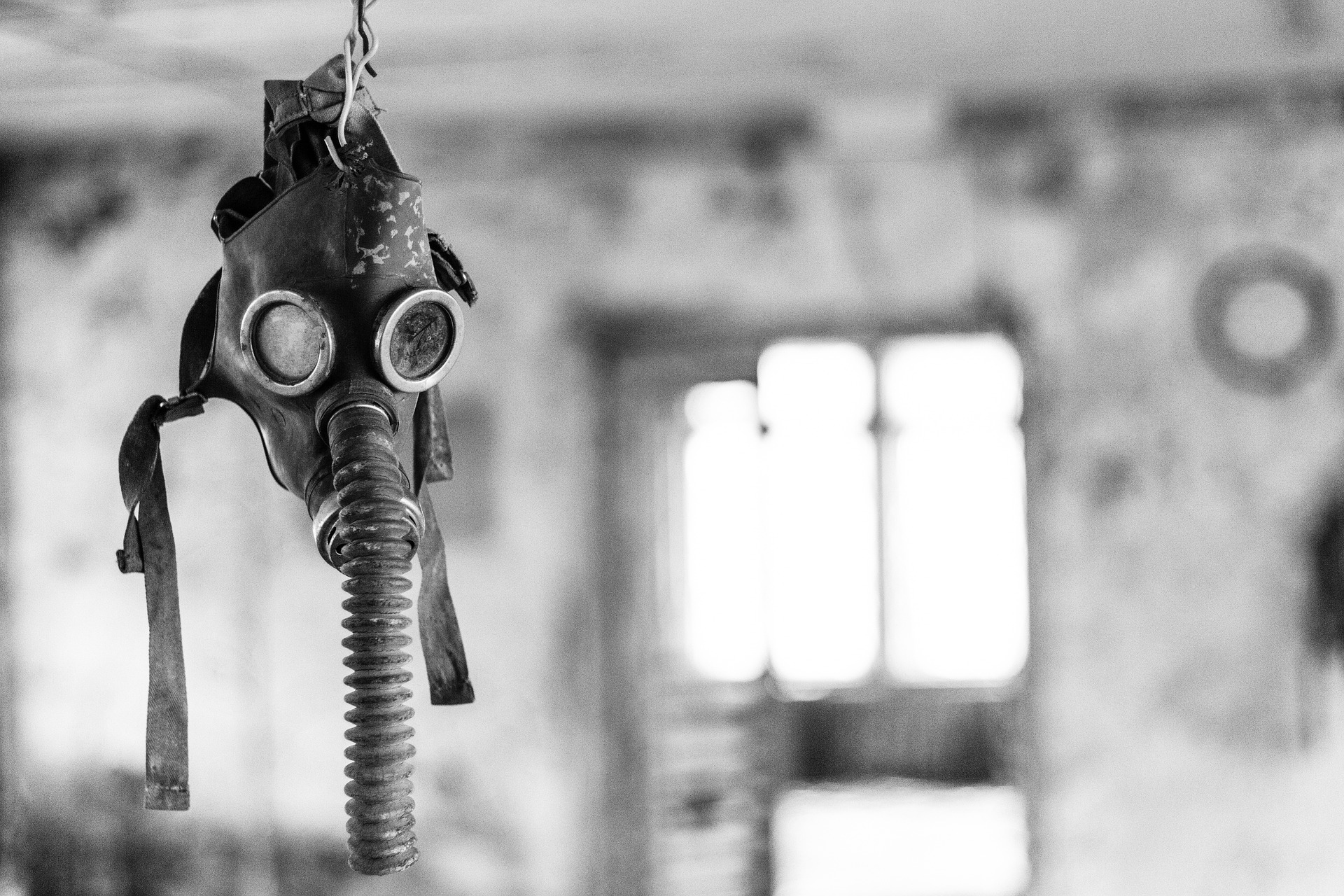 Zanechaná plynová maska v Pripjati, městě duchů v blízkosti jaderné elektrárny Černobyl