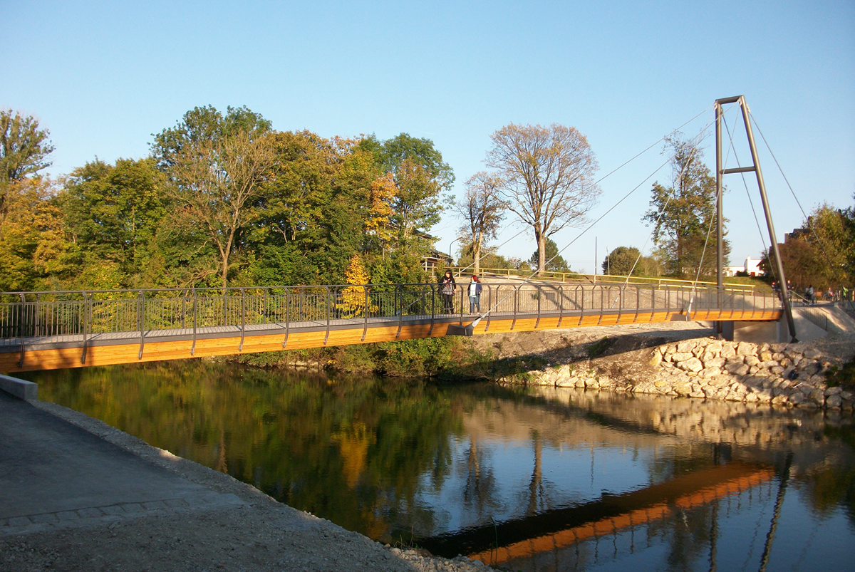 Pylonbrücke „Walsersteg“ über die Loisach (© IB Robert Buxbaum)