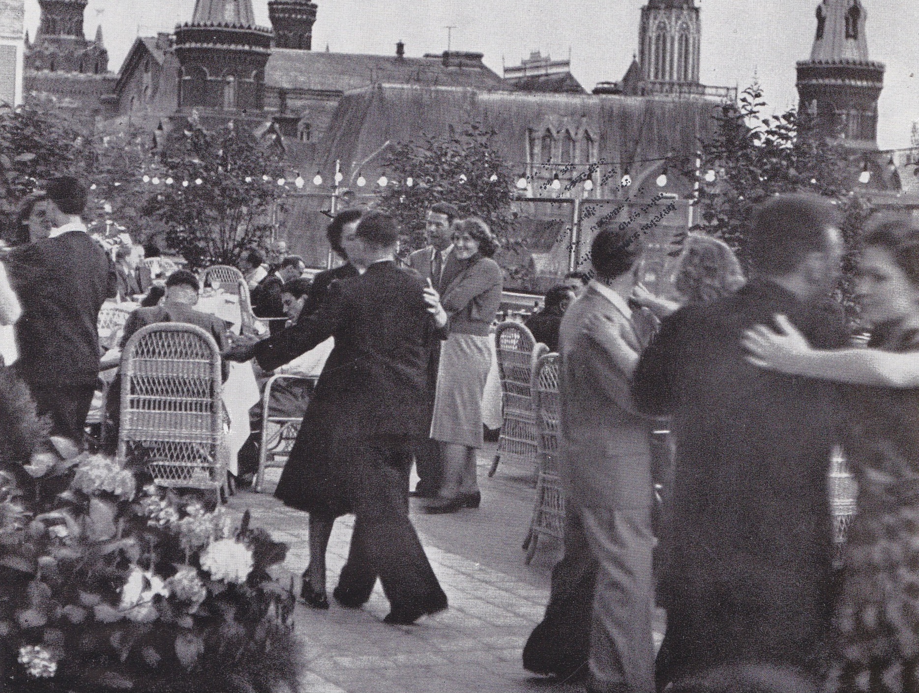 Besonders in den 50er und 60er Jahren waren sogenannte Tanztee-Veranstaltungen sehr beliebt.