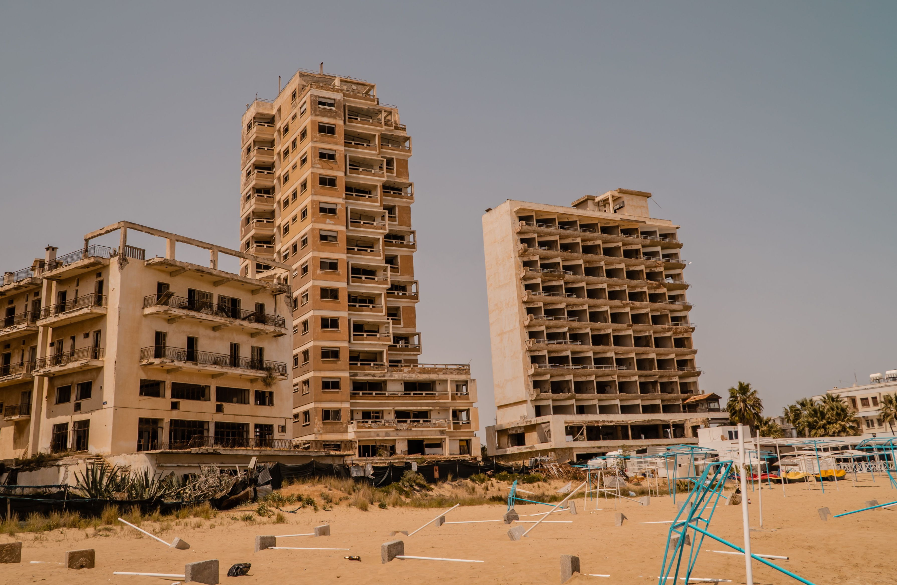 Die Ruinen der Touristenstadt Varosha auf Zypern erinnern verschwommen an vergangene Tage.