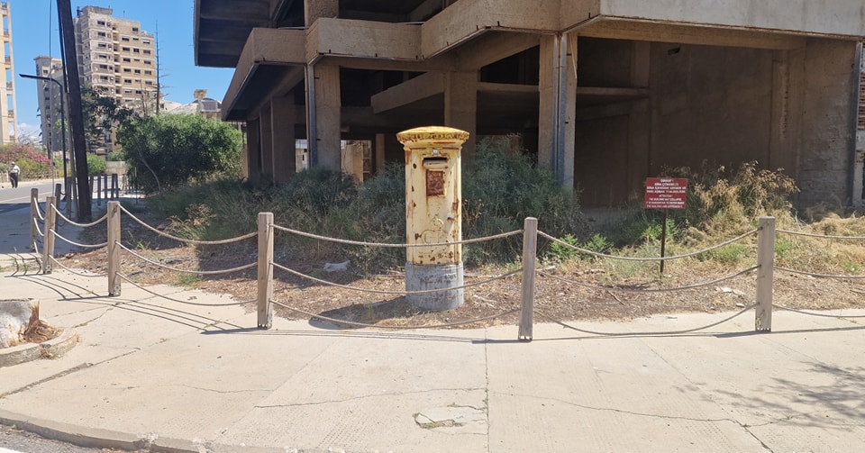 Es bleibt zu hoffen, dass diese Barrikaden in Varosha bald verschwinden (Quelle: Ghost Town Tour Famagusta by Mr John).