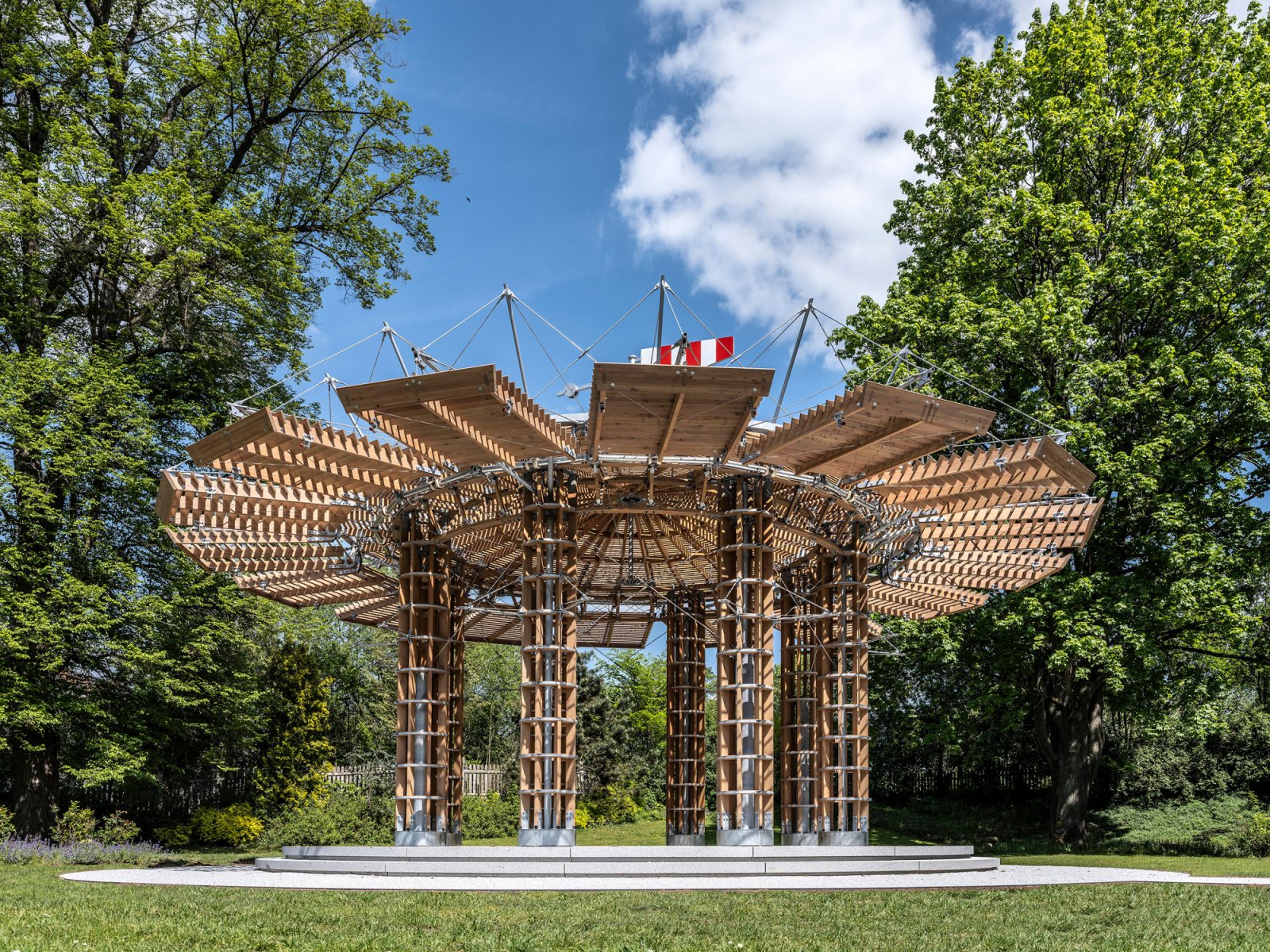 Kinetischer Pavillon am Schloss Radíč, Tschechische Republik | @ Foto: Aleš Jungman