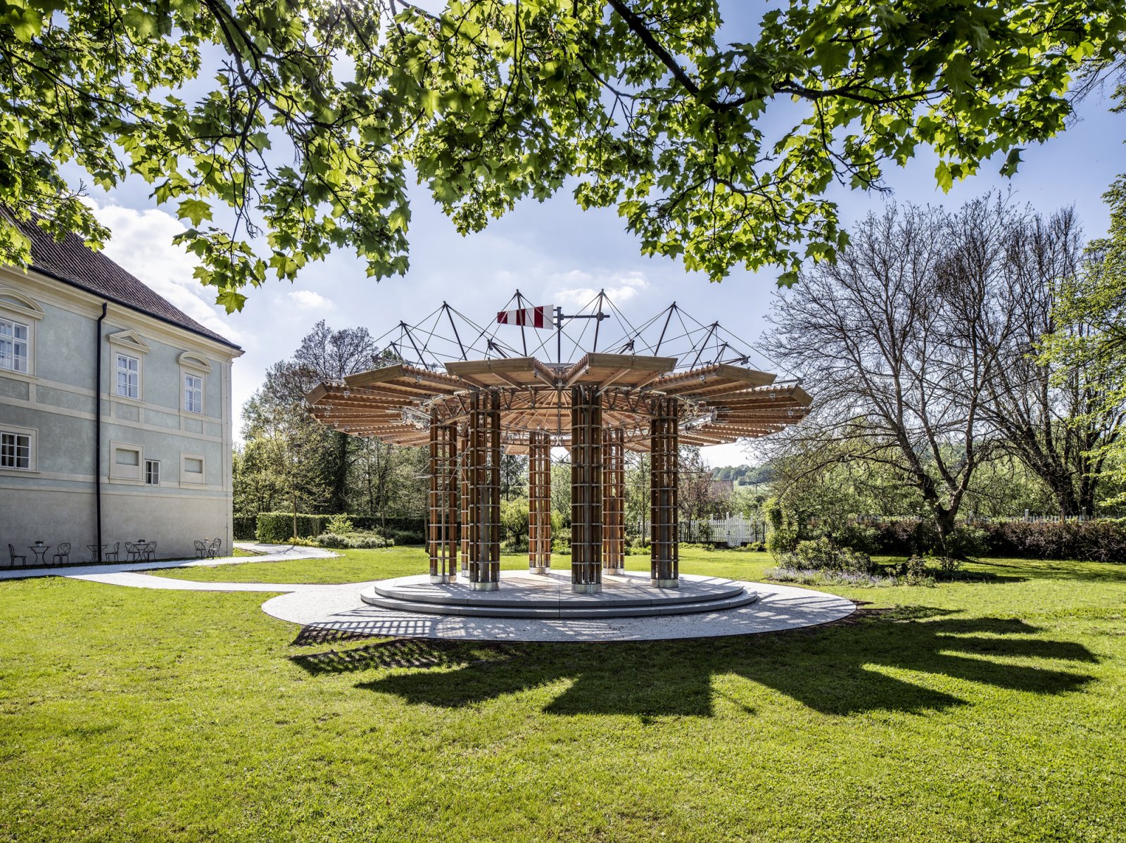 Kinetischer Pavillon am Schloss Radíč, Tschechische Republik | @ Foto: Aleš Jungman