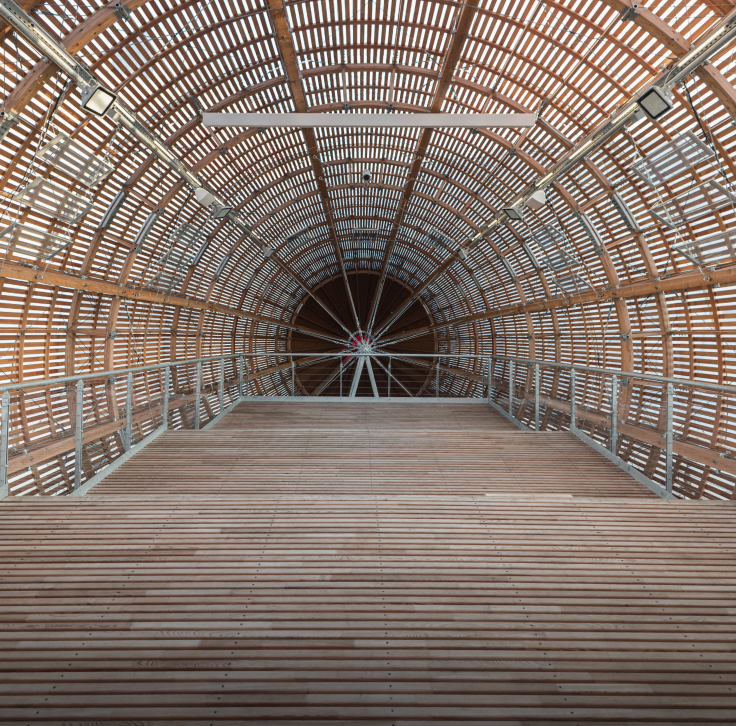 Unsere Kunden | Holzbemessung | "Gulliver" Wooden Airship above DOX