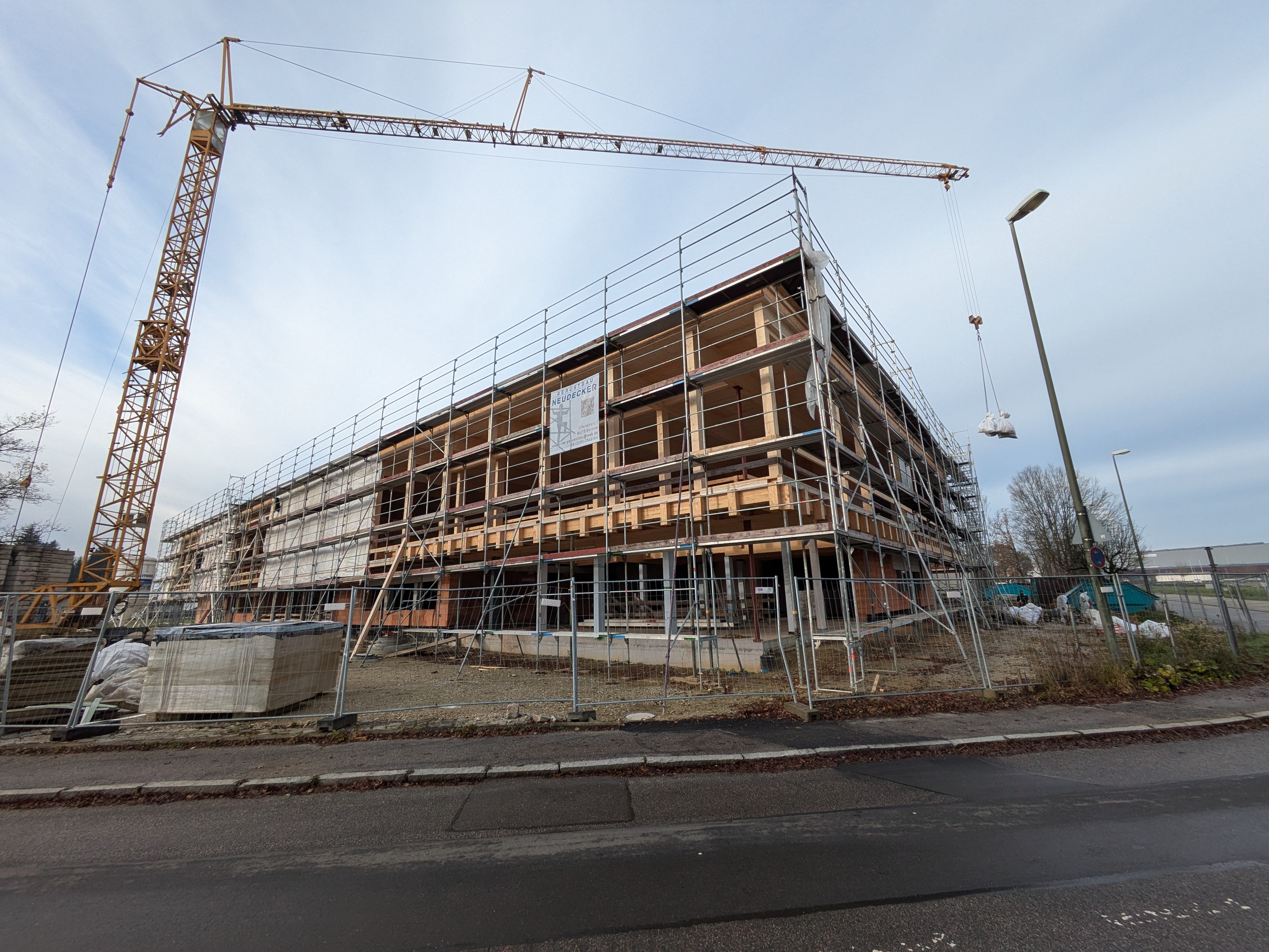 Außenansicht der Vilstalhalle in Vilsbiburg während der Bauphase | © BBI INGENIEURE GMBH