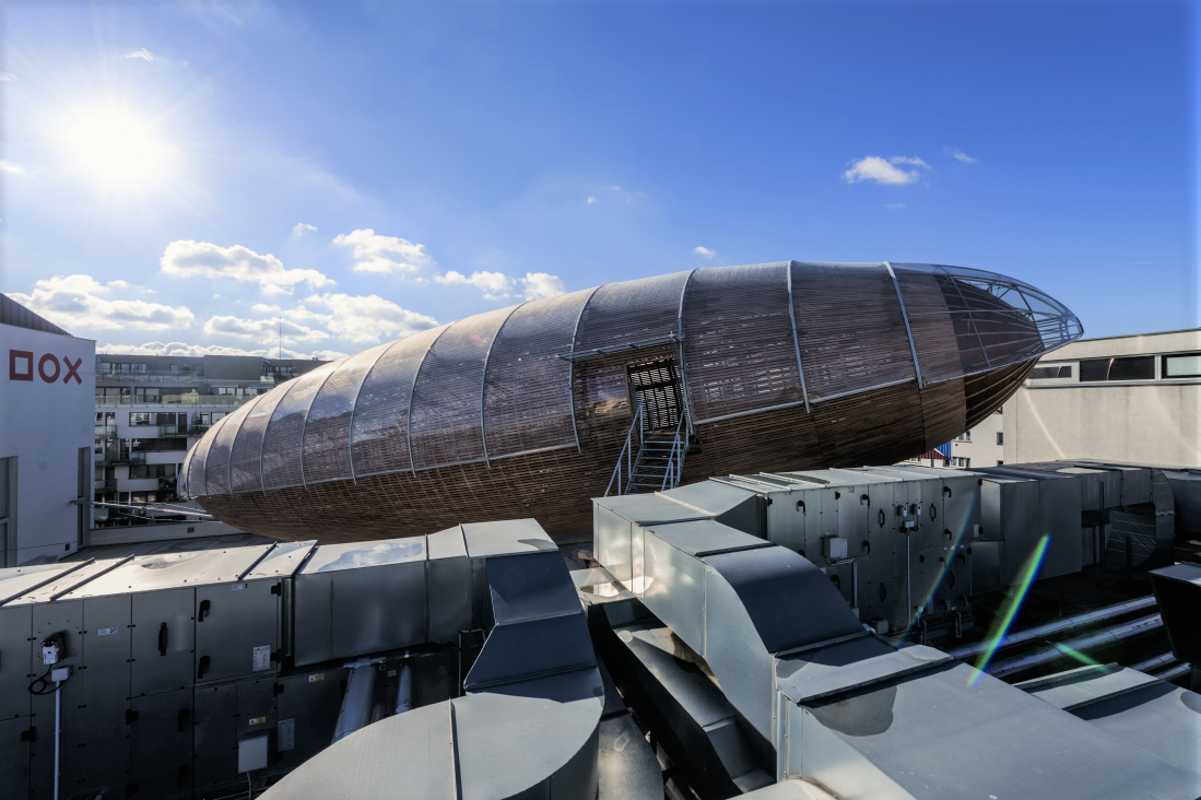 Side View of Timber-Steel Airship Structure with Membrane "Umbrella" (© Jan Slavík, DOX)
