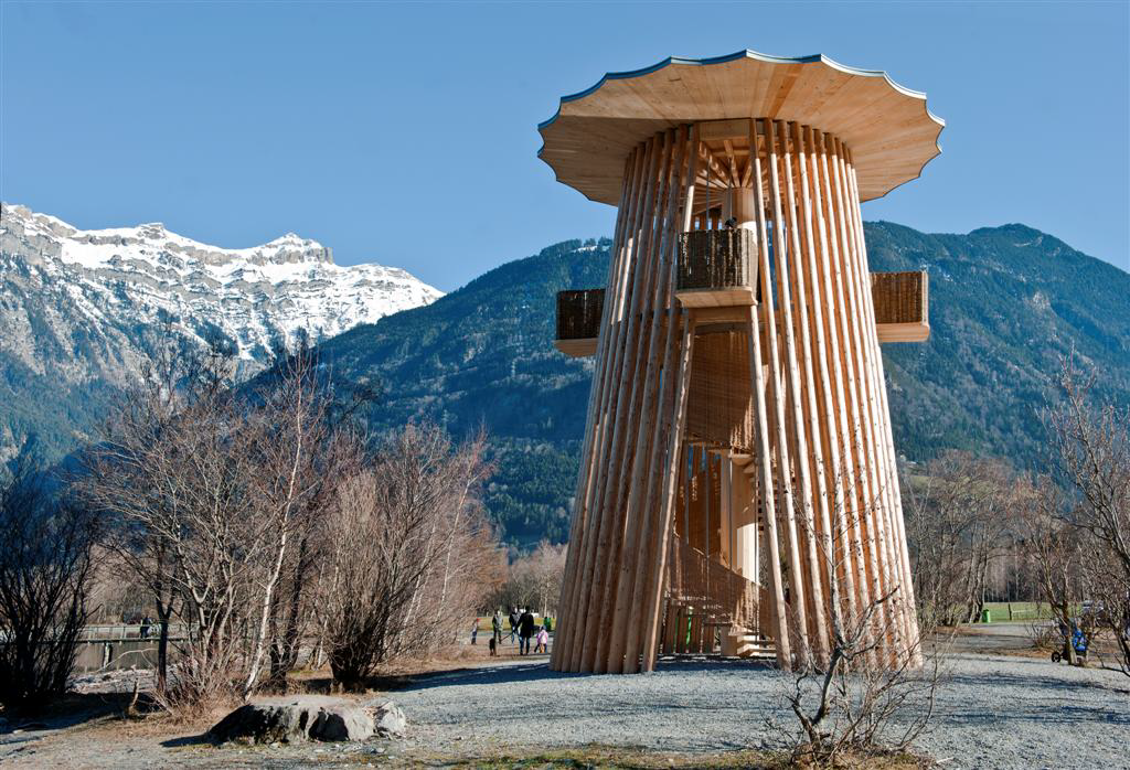 Lookout Tower in Front of Swiss Alps Panorama (© Pirmin Jung Ingenieure)