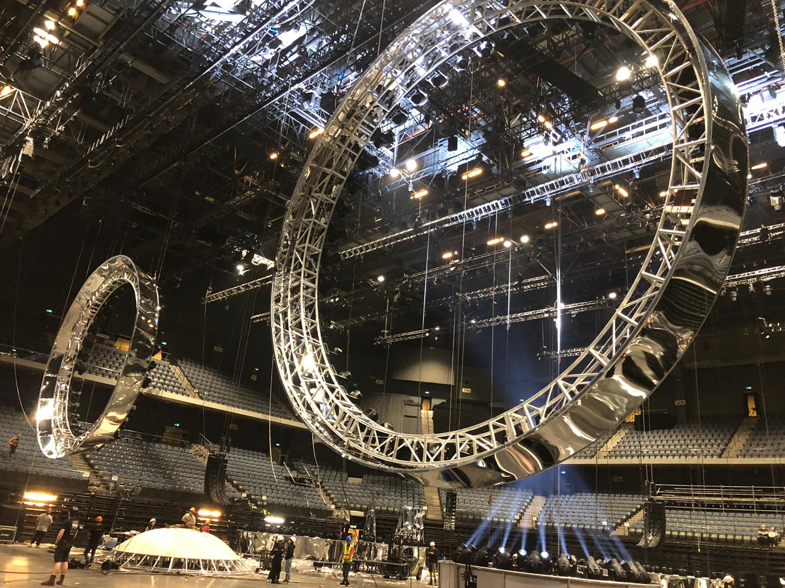 Circular Truss Installation (© T&E Support)