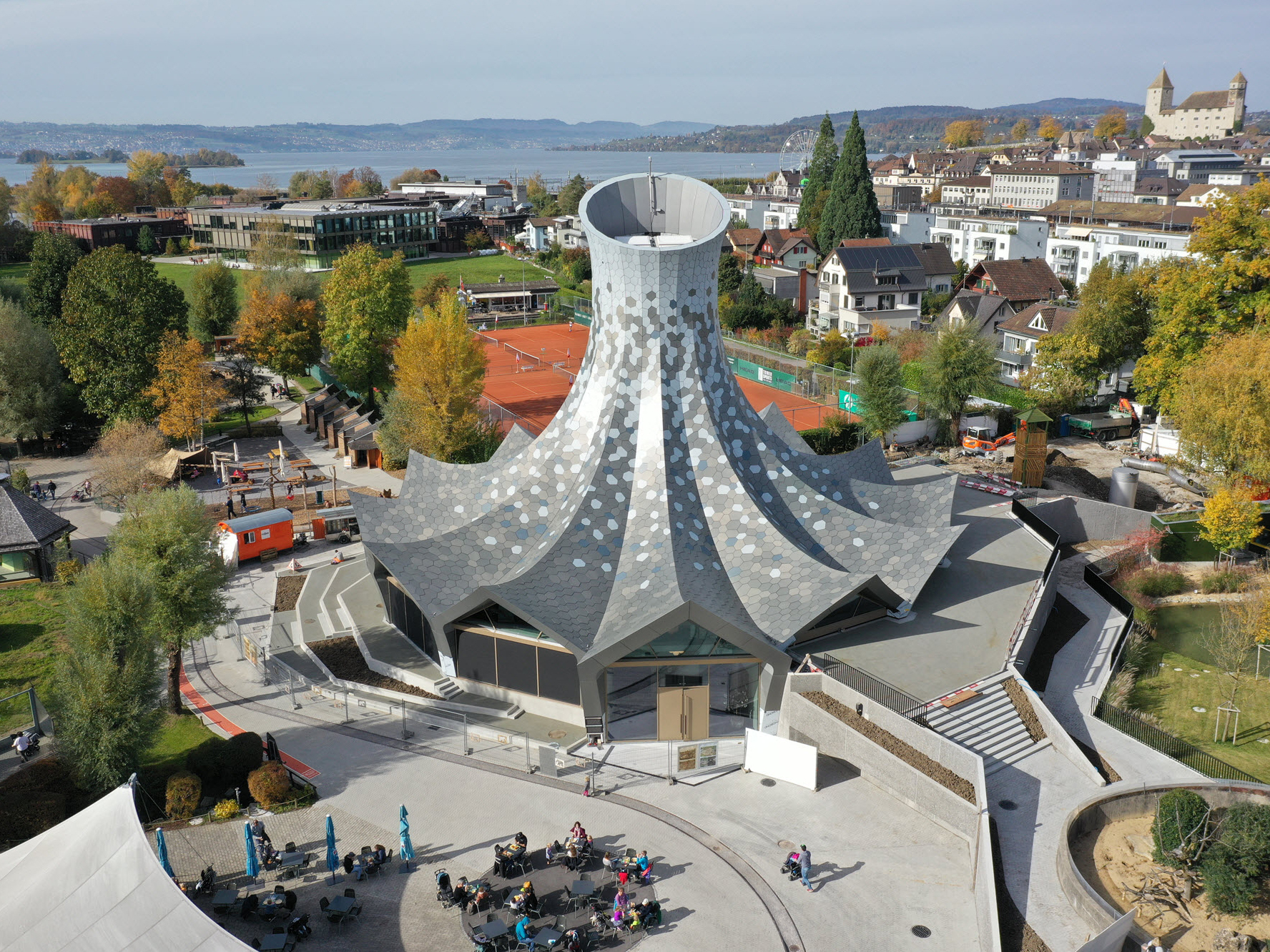 Knie's Magic Hat in Rapperswil, Switzerland (© Ghisleni Partner AG)