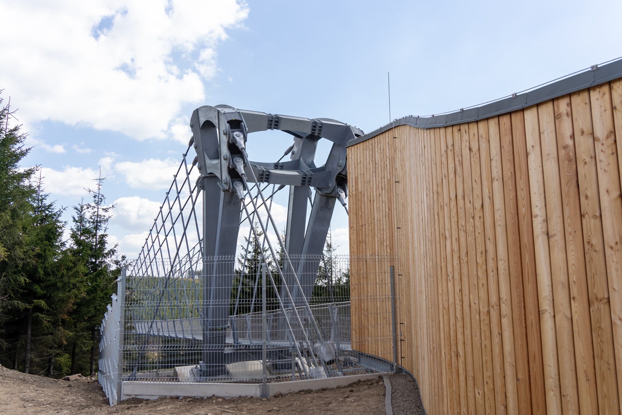 CP 001237 | Steel Structure of Pylon (Photo: © Denis Pagáč)