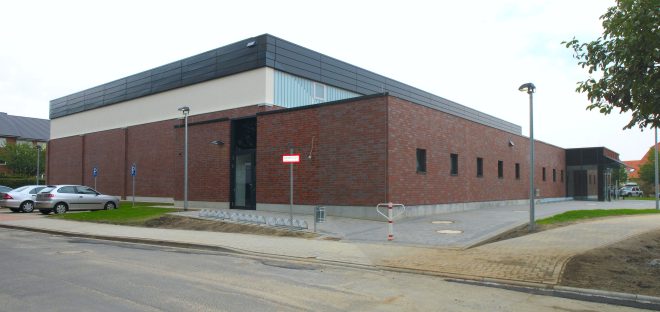 Instead of the architect's dream, the Knickei, an ordinary 3-field sports hall was built in Halstenbek.