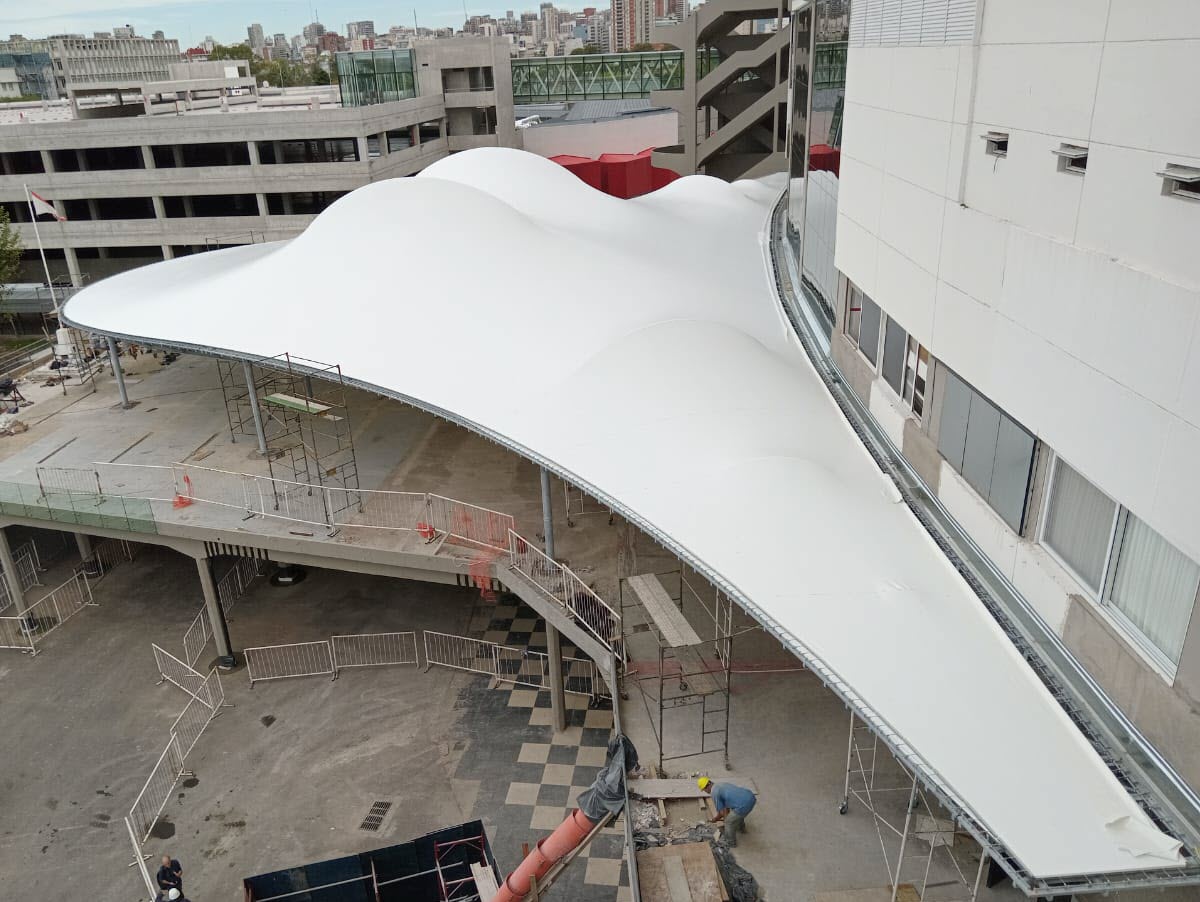 Structure with Prestressed Textile Membrane (© Ing. Agustin Alvarez Sarrieta)