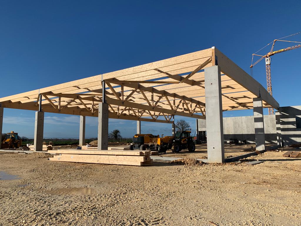 Timber Frame Structure During Construction | © LCA Construction Bois