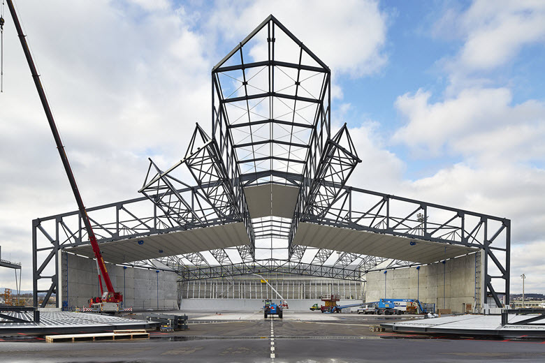 Hangar con aislamiento acústico en el aeropuerto de Zurich