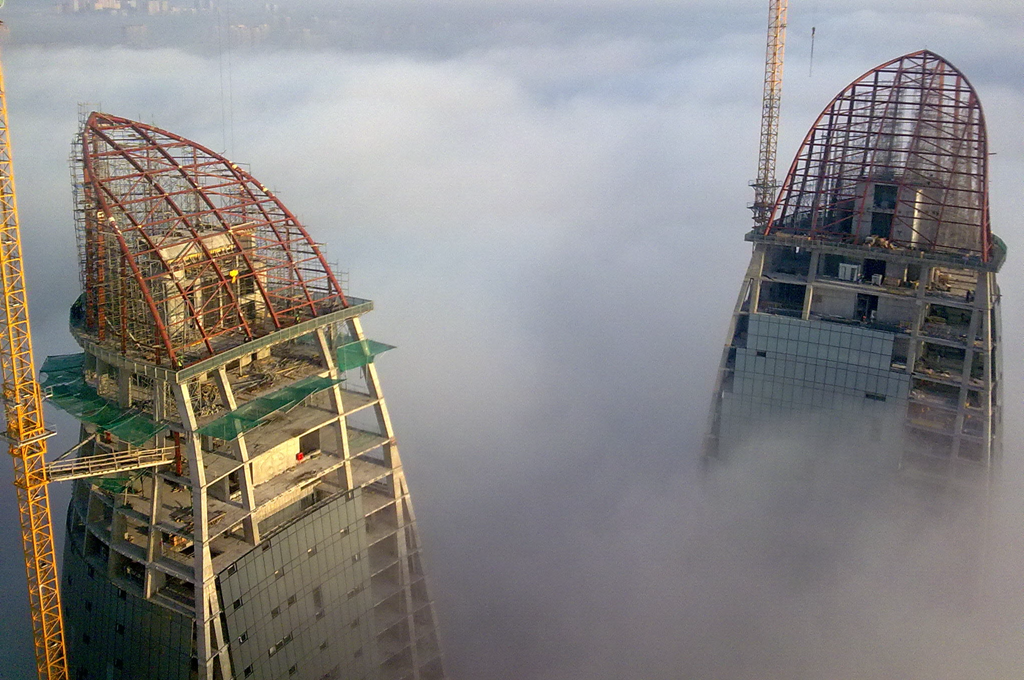 Las Flame Towers de Bakú, construcción de la torre hotel y de oficinas (© Werner Sobek Stuttgart)