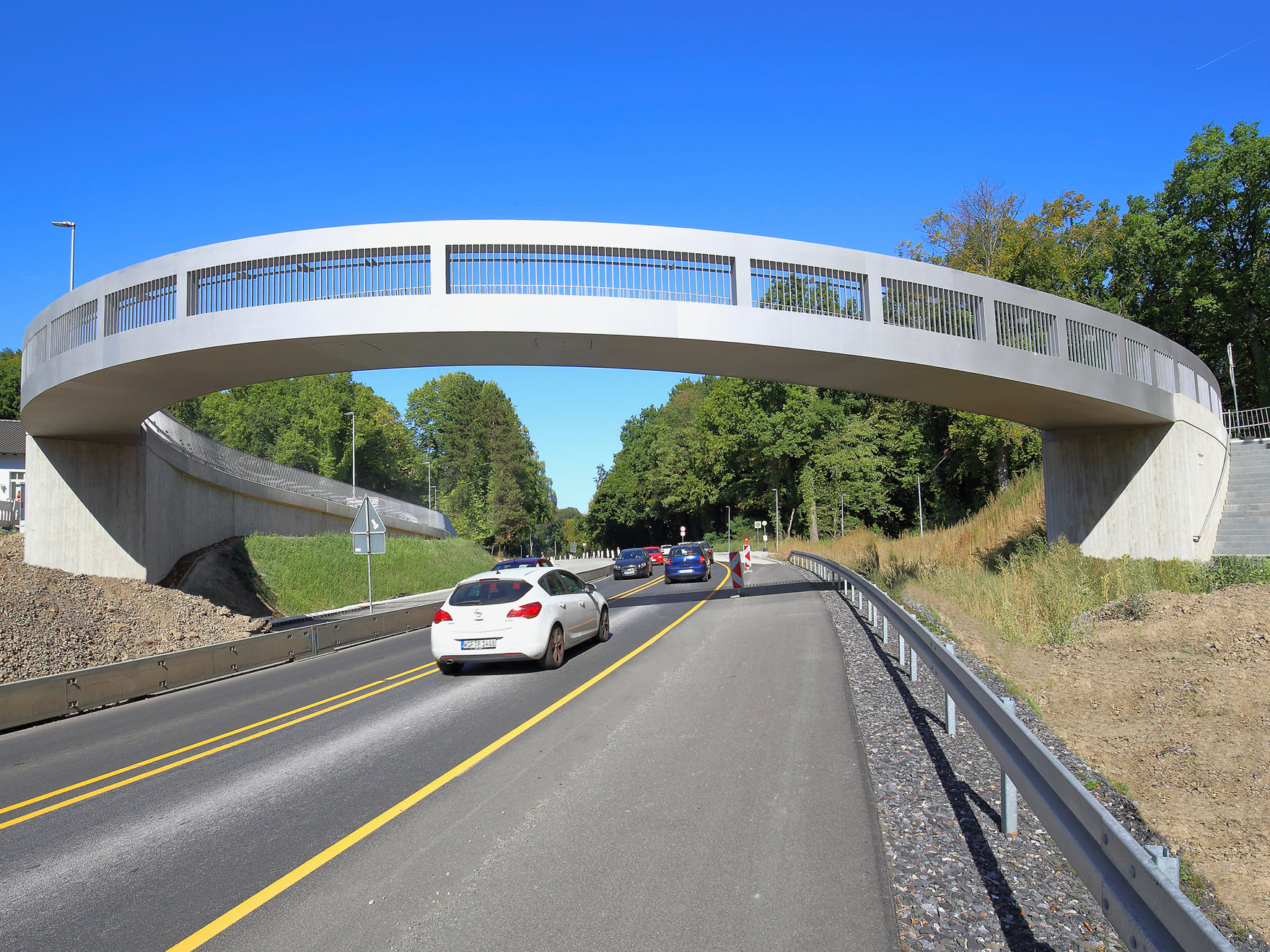 Puente peatonal "Am Freischütz" sobre la carretera federal 236 | © VIC Planen und Beraten GmbH | Foto: René Legrand