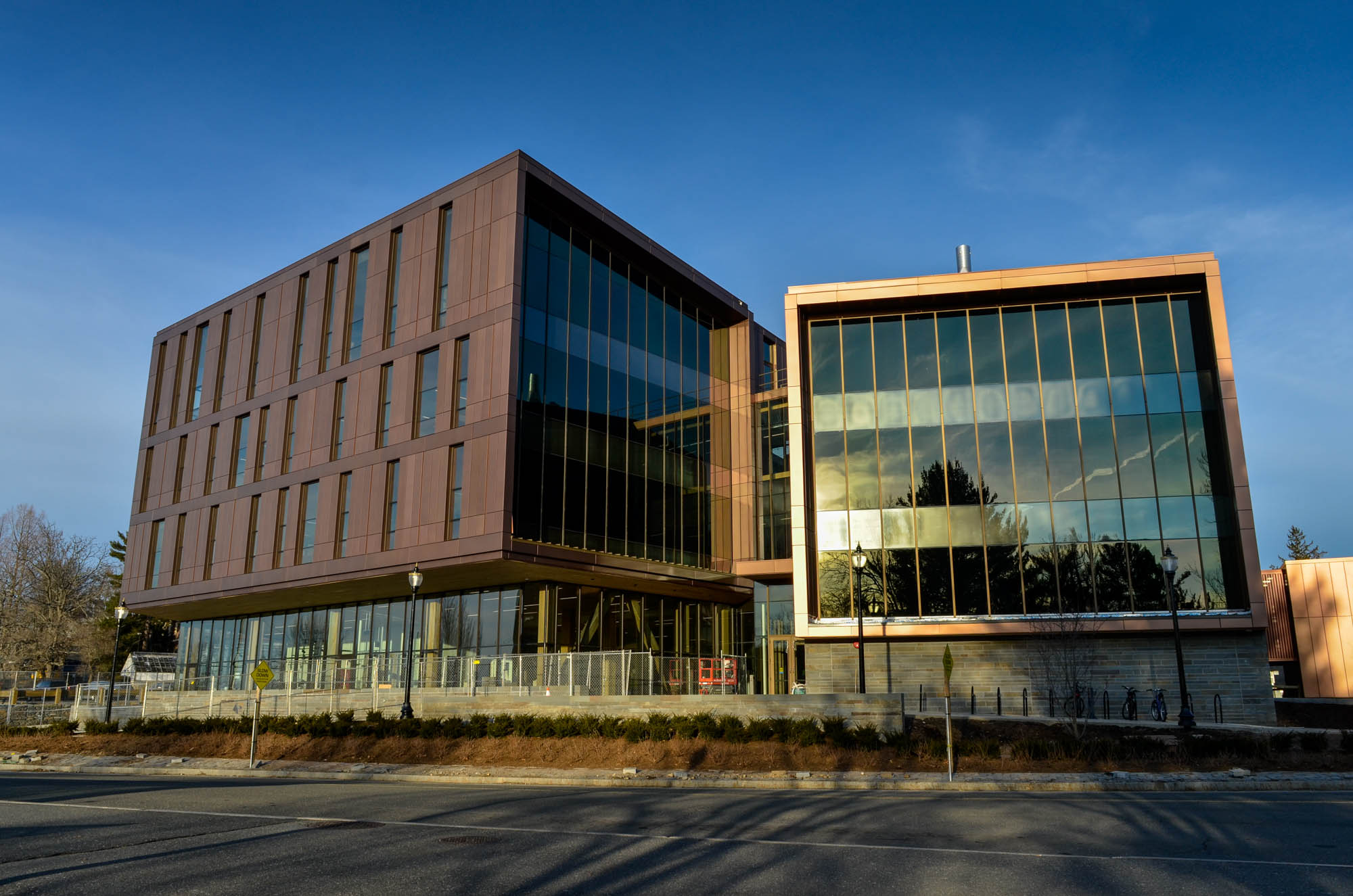 John W. Edificio de diseño de Oliver en la Universidad de Massachusetts, EE. UU. (© Alex Schreyer / UMass)