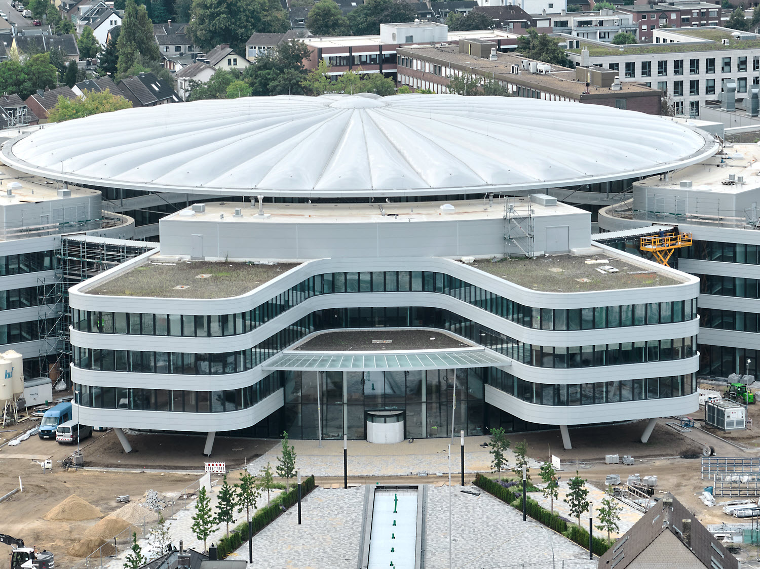 Cubierta del patio del campus de SMS en Mönchengladbach, Alemania | ©Marcel Kusch