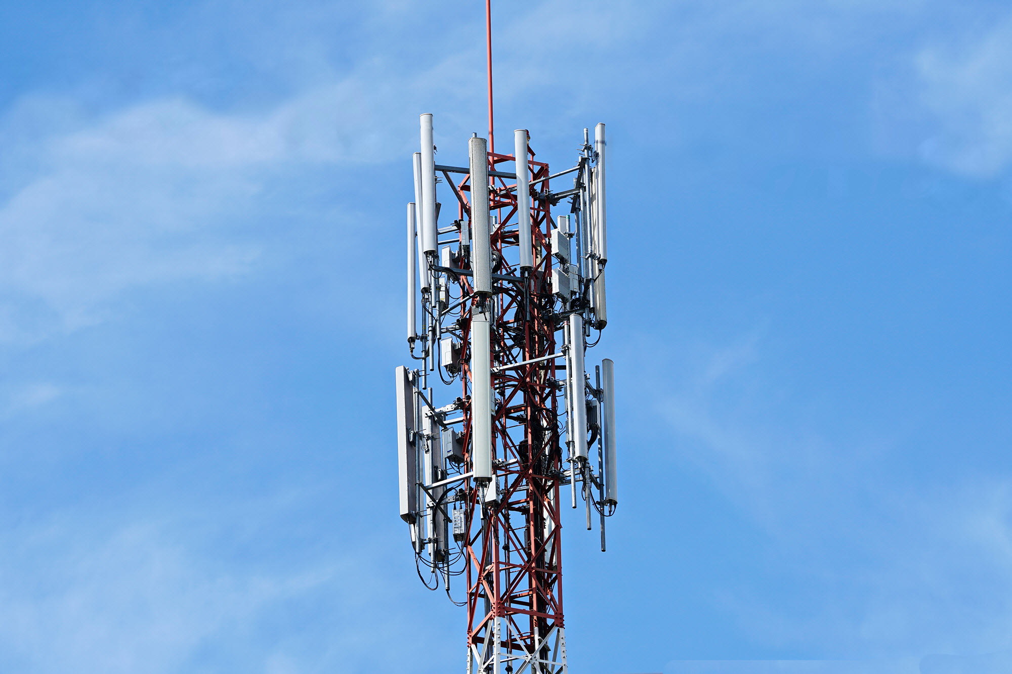 Pylône pour antenne-relais 5G