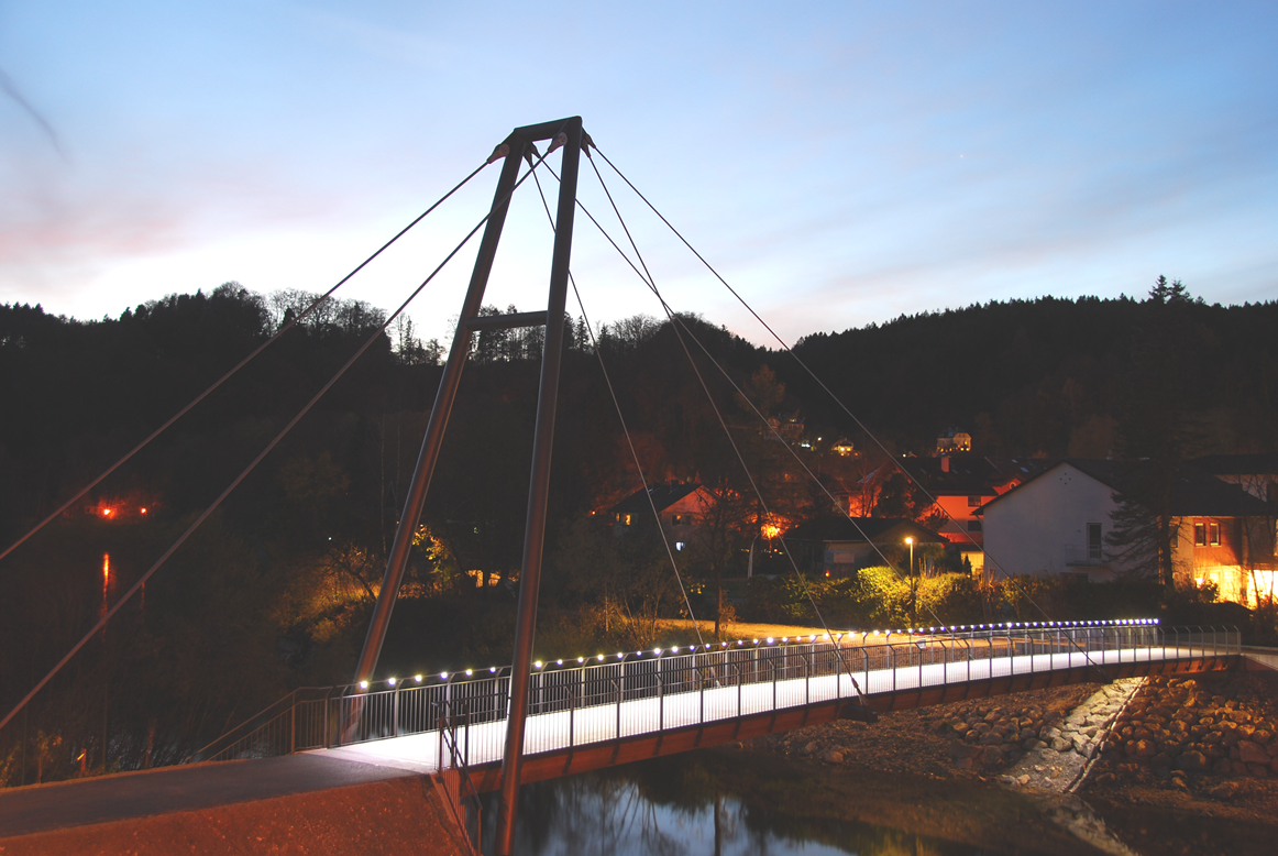 Modèle RFEM du pont à haubans avec les déformations affichées (© www.ib-buxbaum.de)