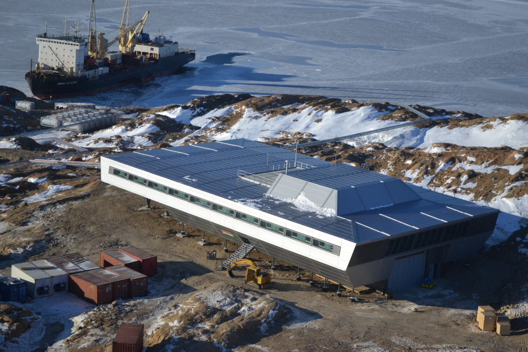 Station de recherche Bharati en Antarctique (© KAEFER)