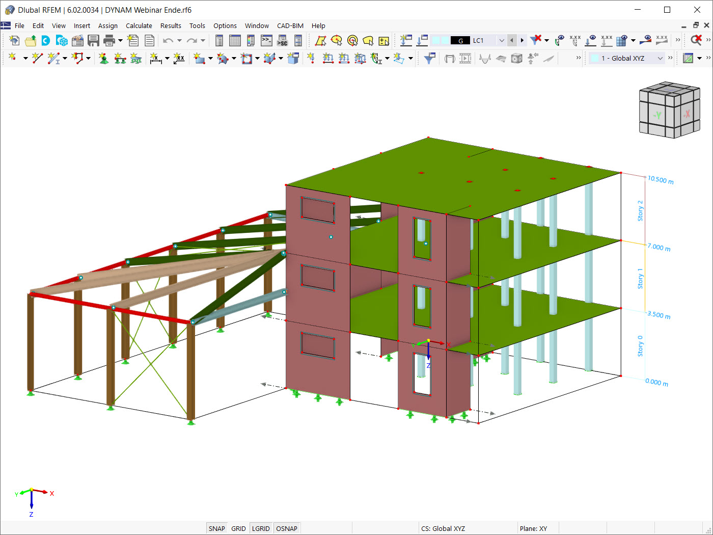 Bâtiment en béton armé avec extension en acier