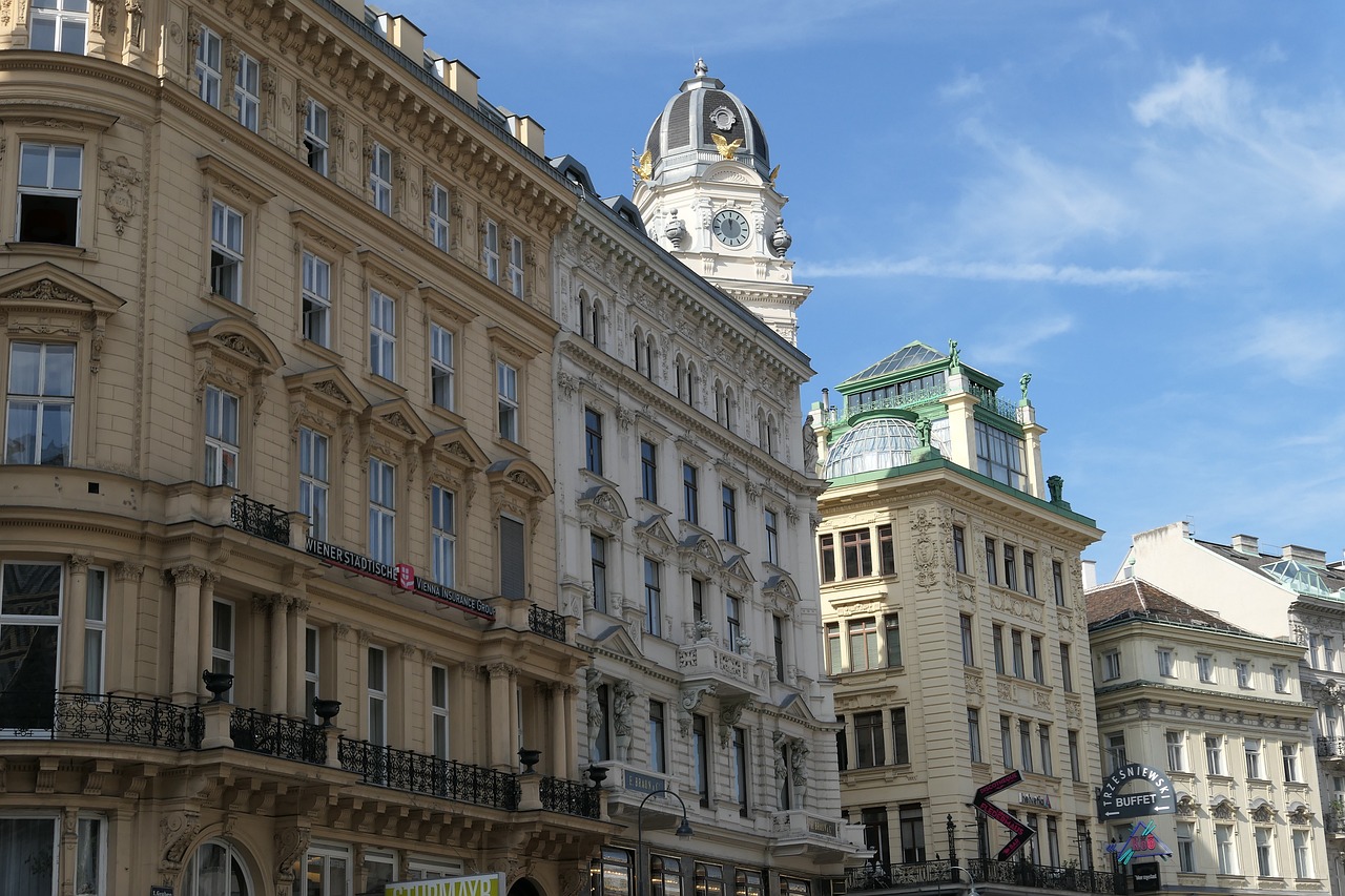 Façade historique du centre-ville de Vienne