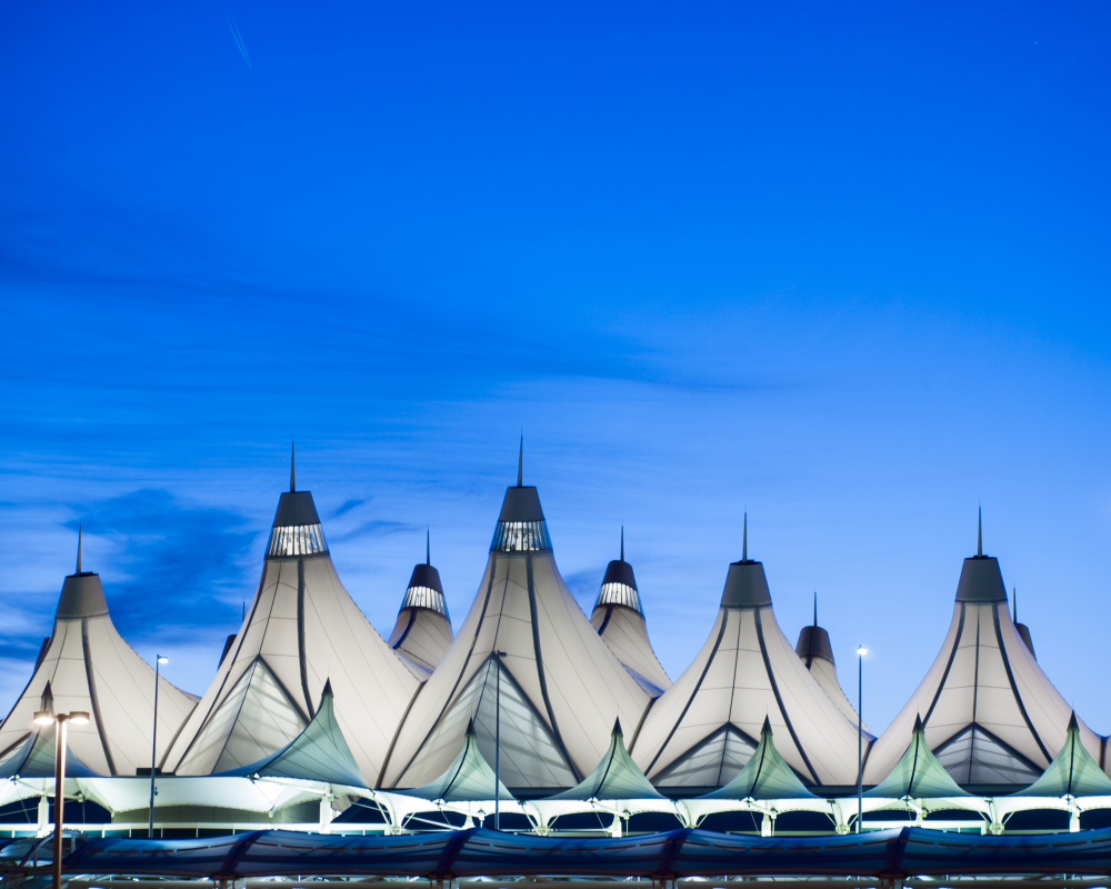 Struttura a tendone all'aeroporto internazionale di Denver