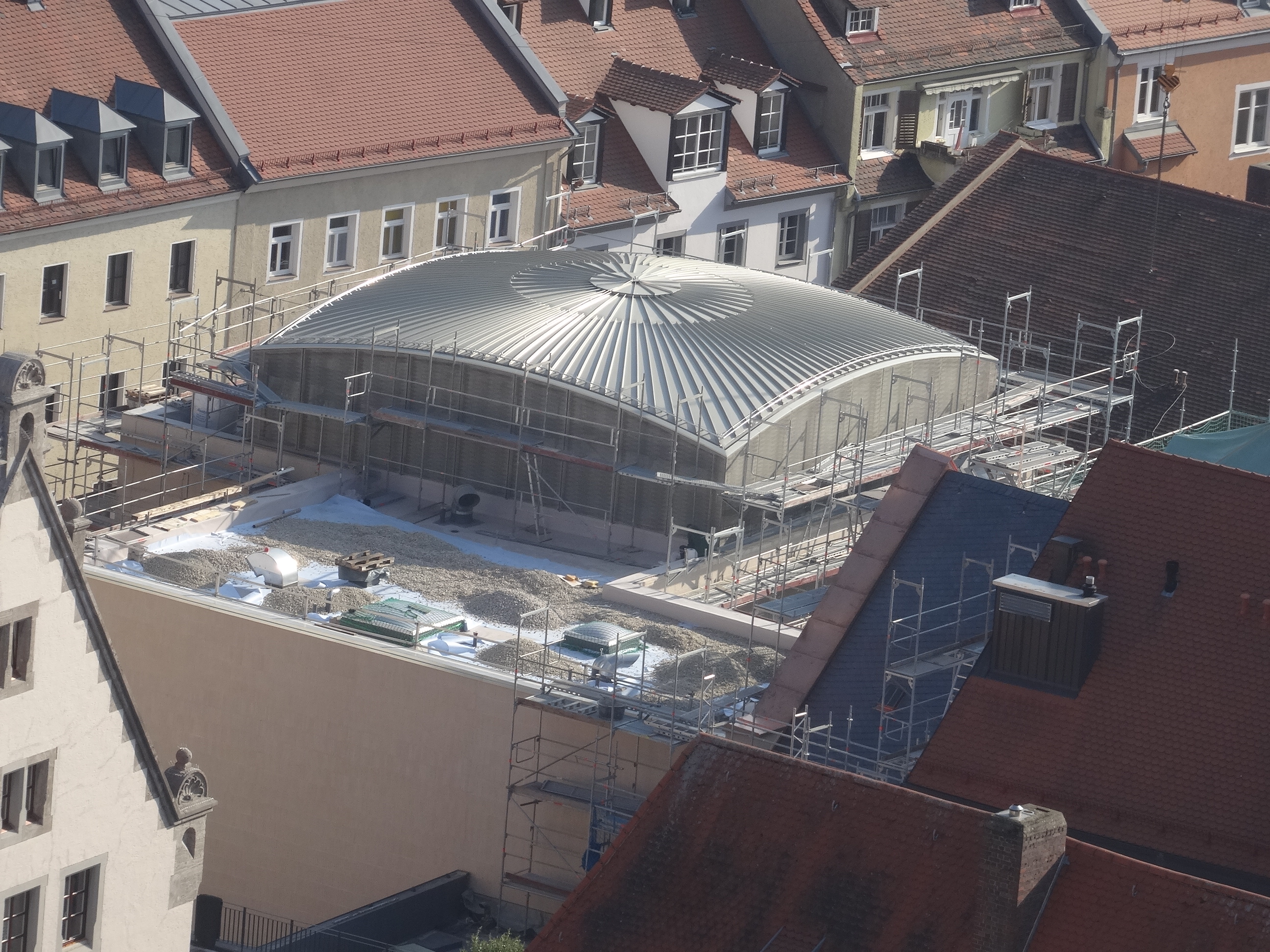 Centro comunitario con sinagoga durante la costruzione | © Baumruck + Oswald