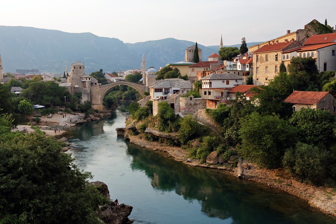 Ponte Stari most come collegamento tra le religioni e un memoriale contro la guerra