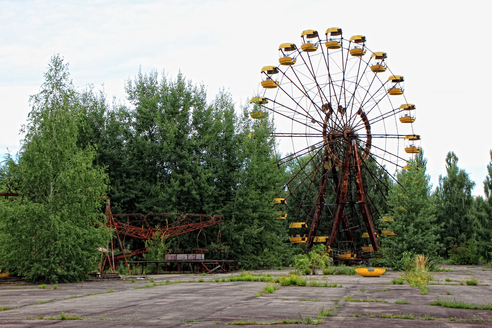 Famosa ruota panoramica nel parco divertimenti abbandonato vicino a Chernobyl.