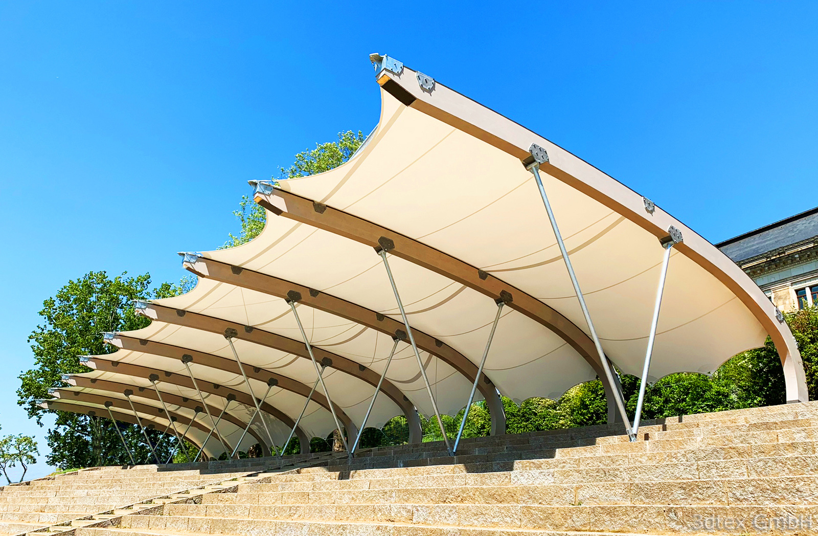 Membranowa konstrukcja dachu na brzegu Łaby w Dreźnie (© 3dtex GmbH)