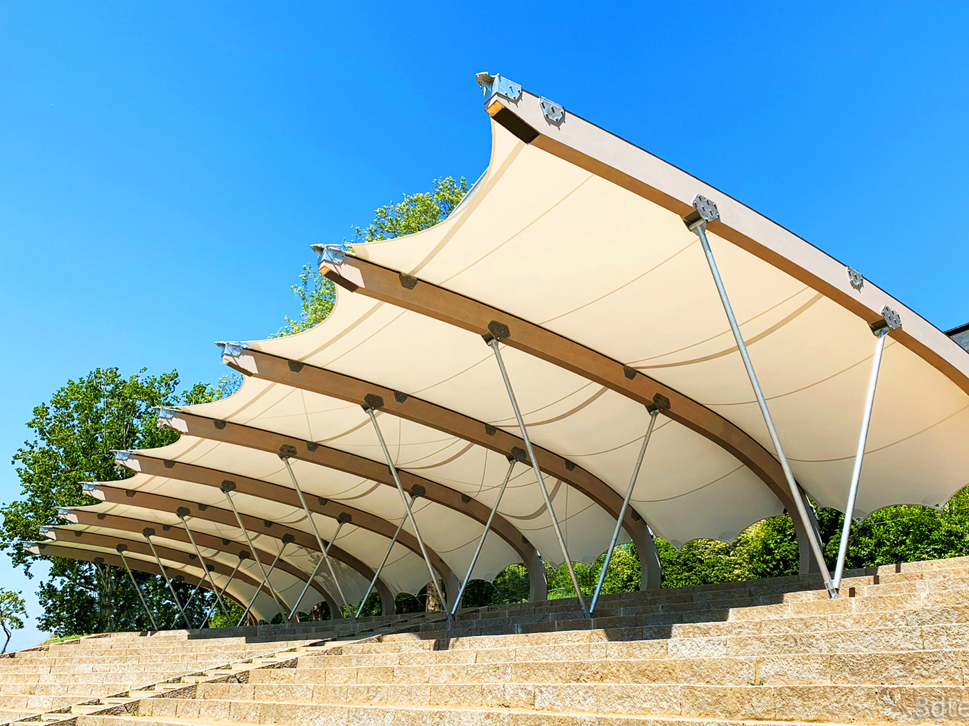 Cobertura de membrana na margem do rio Elba em Dresden, Alemanha (© 3dtex GmbH)