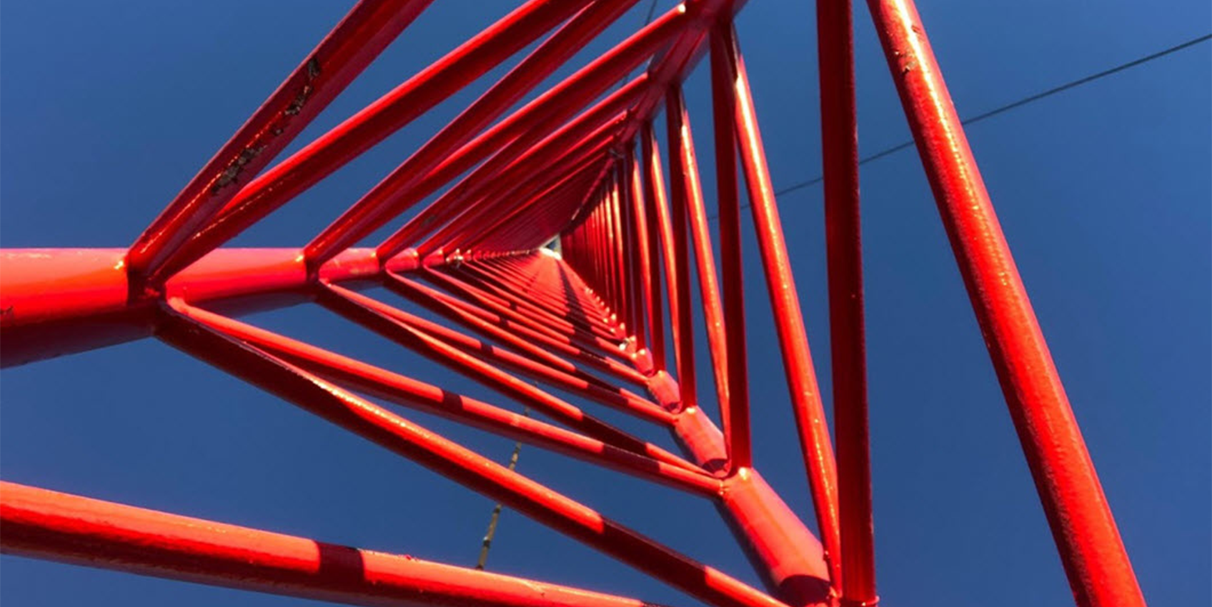 Torre de amarração para medições de velocidade do vento na Andaluzia, Espanha