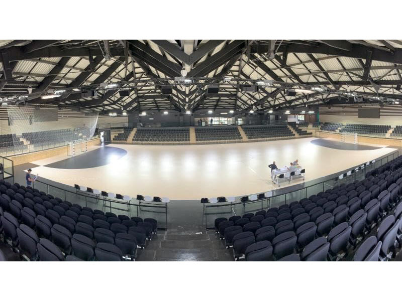 Reconstrução do antigo ringue de patinagem no gelo de Haras em Angers, França (© LCA Construction Bois)