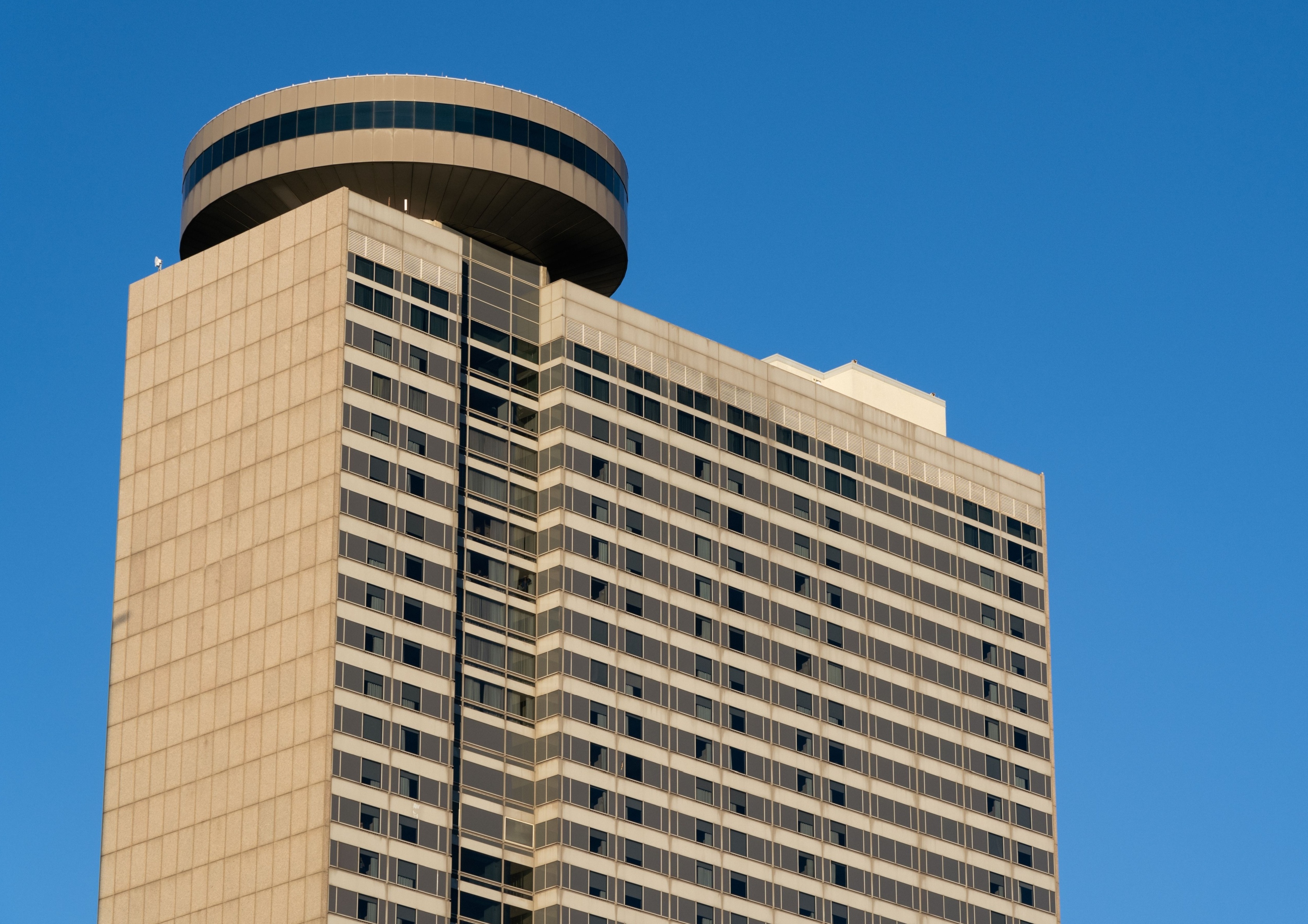 O hotel Hyatt Reference em Kansas City é agora designado de Sheraton Kansas City Hotel no Coroa Center.