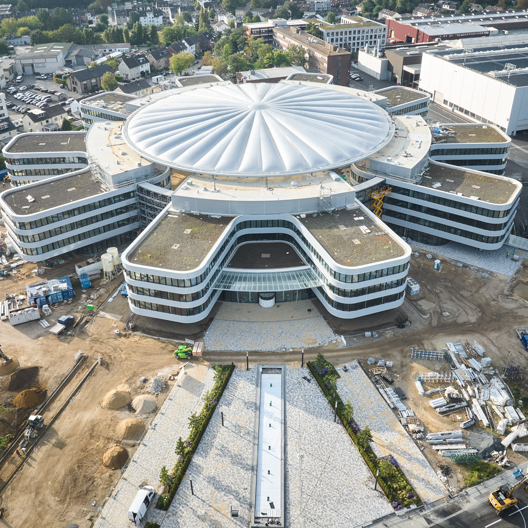 Projeto de cliente | Cobertura de pátio do campus da SMS em Mönchengladbach, Alemanha