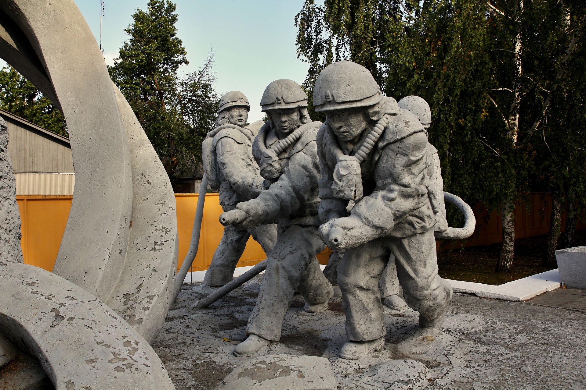 Monumento aos bombeiros em Chernobyl. Não sobreviveu nenhum