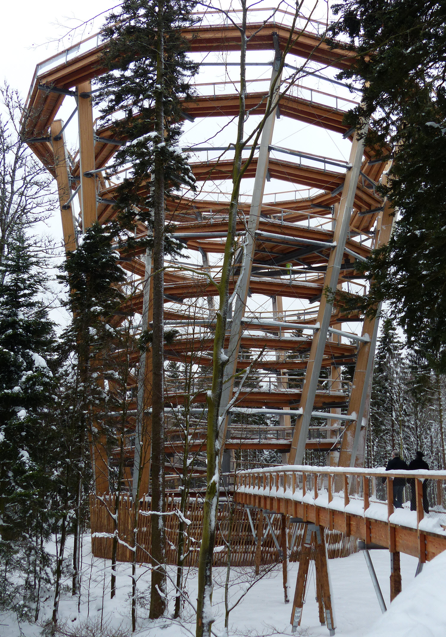 Aussichtsturm in Bad Wildbad mit anschließendem Baumwipfelpfad (© WIEHAG GmbH)