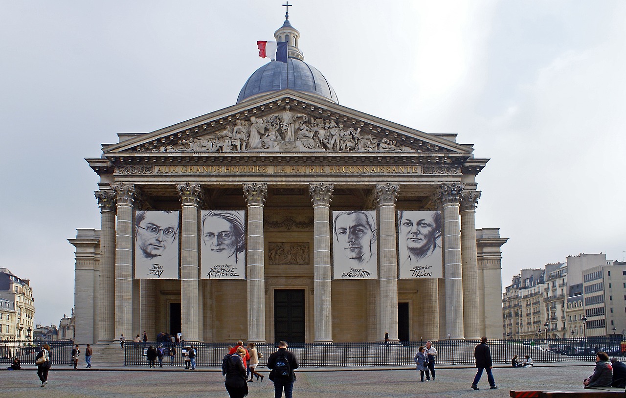 Место последнего упокоения известных французов Пантеон в Париже