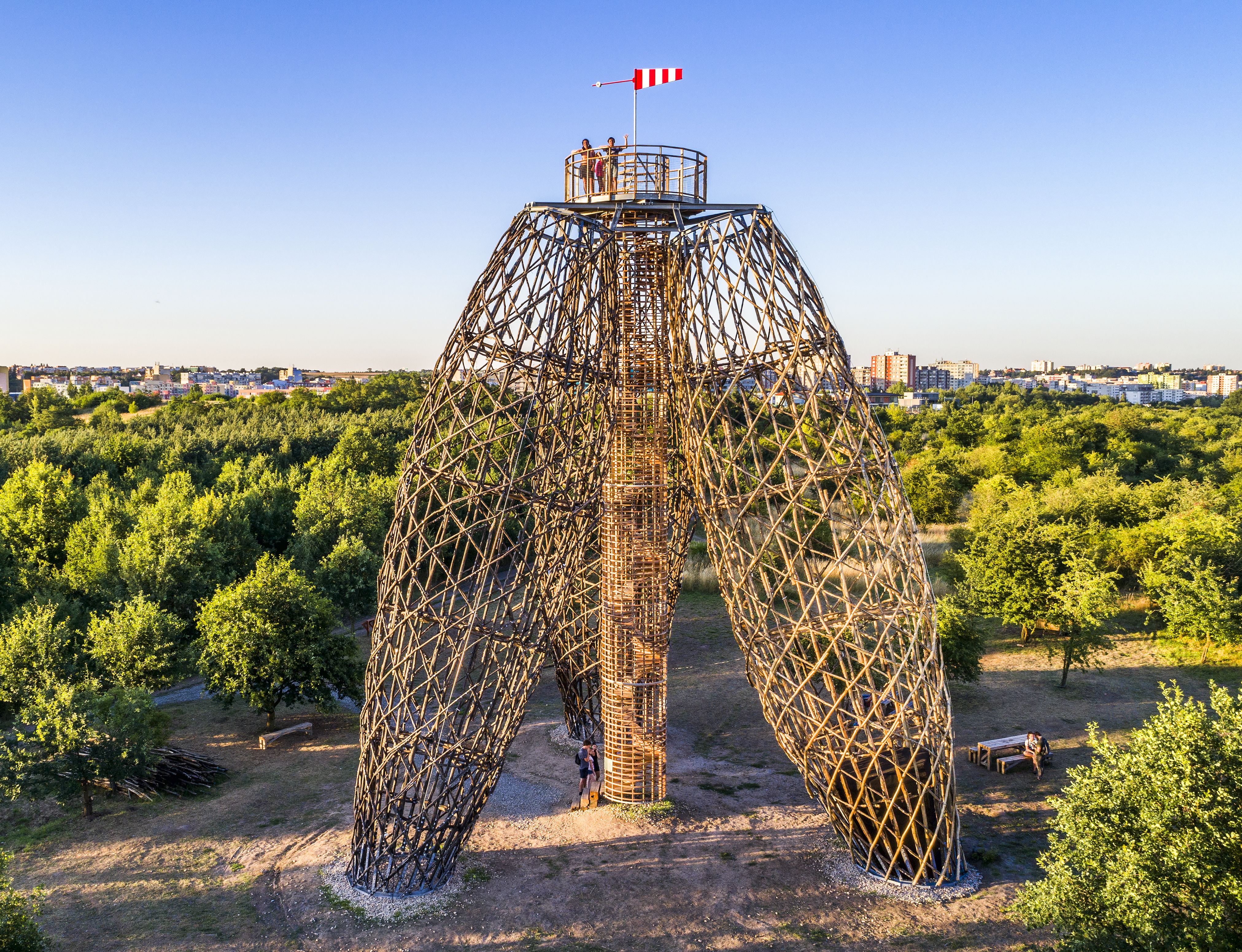 Смотровая башня в Доубравке - общий вид (© Aleš Jungmann)